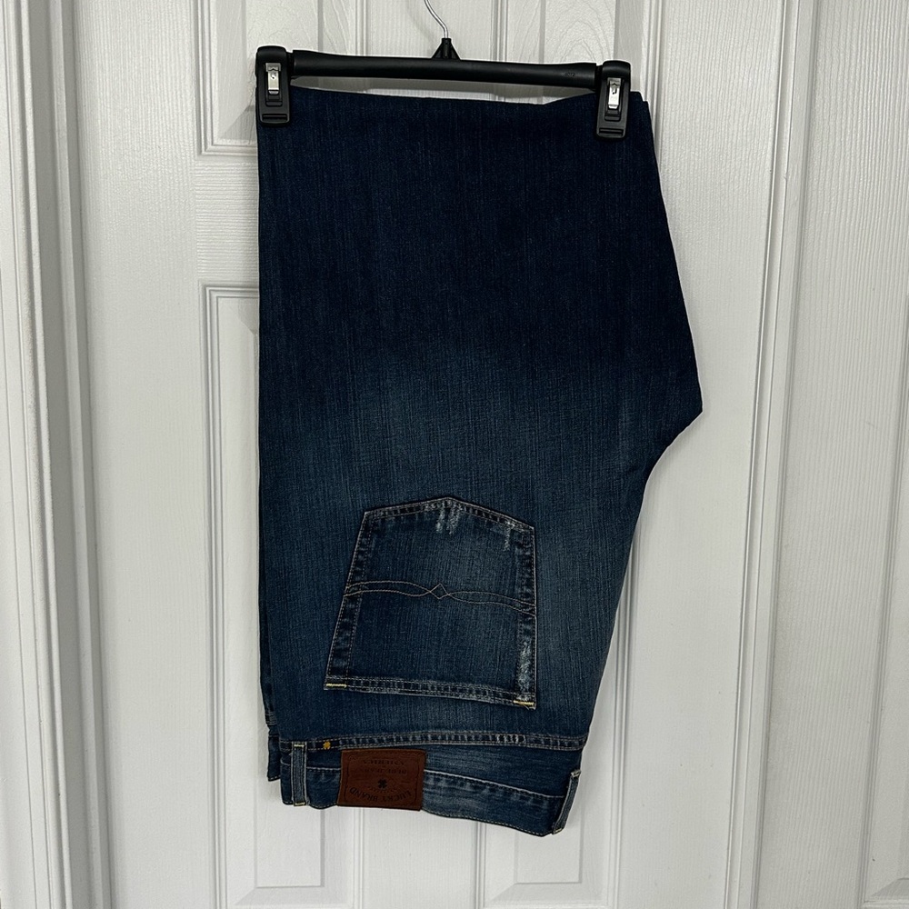 Men’s jeans.